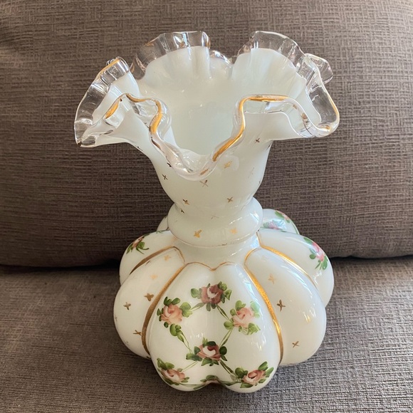 RARE Fenton Silver Crest Hand Painted 1940’s Charleton Roses Bow Tie Melon Vase - Picture 2 of 15